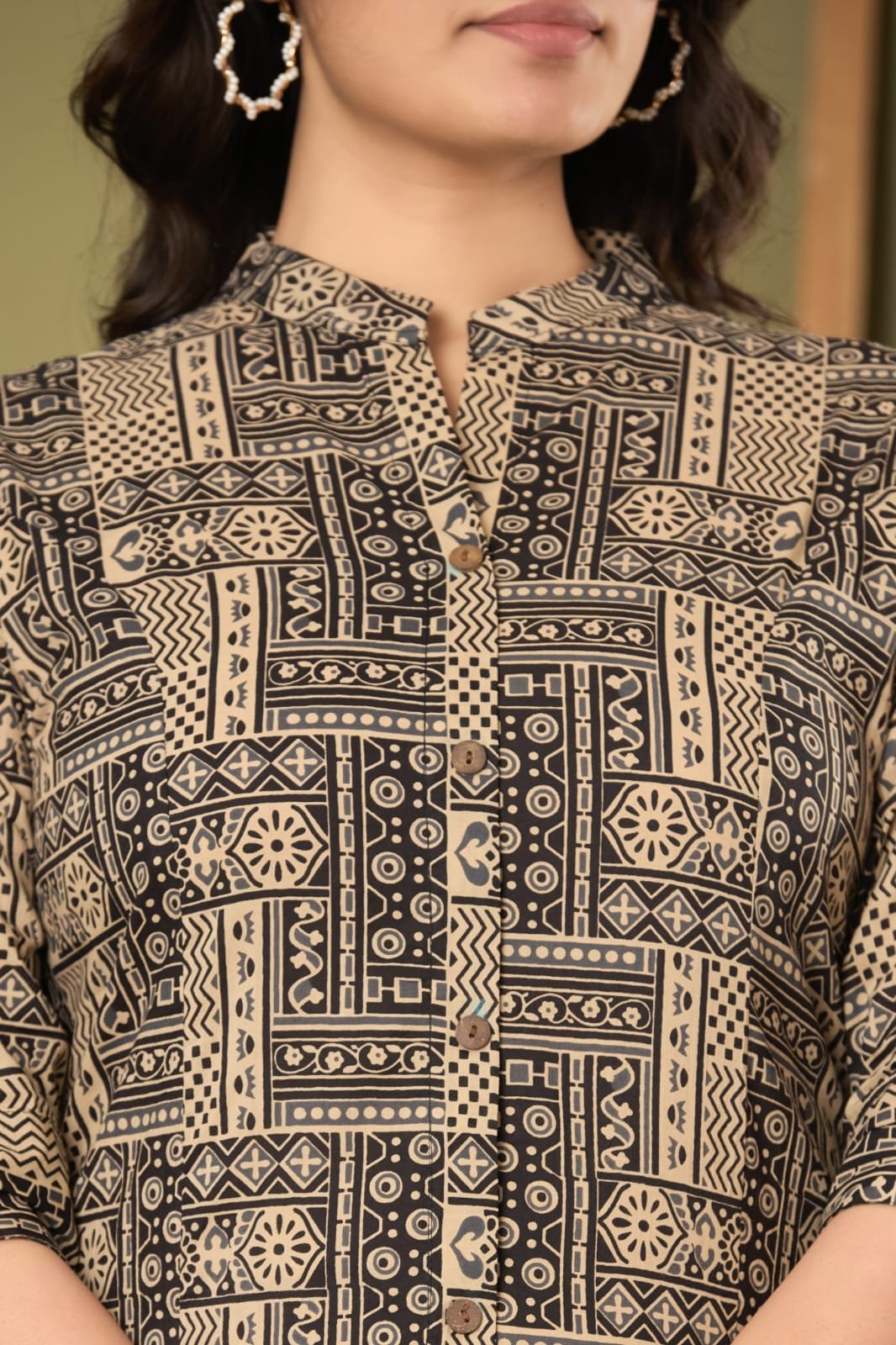 The Kurti Shop Women's Ethnic Printed Cotton Straight Kurti with Pant Set | Mandar Collar  Sleeve Kurta Set with Pockets view 4