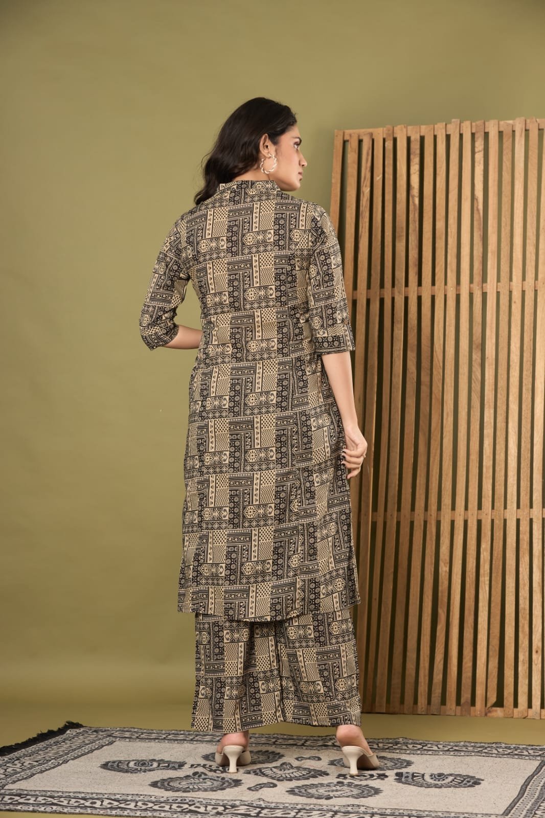 The Kurti Shop Women's Ethnic Printed Cotton Straight Kurti with Pant Set | Mandar Collar  Sleeve Kurta Set with Pockets view 5