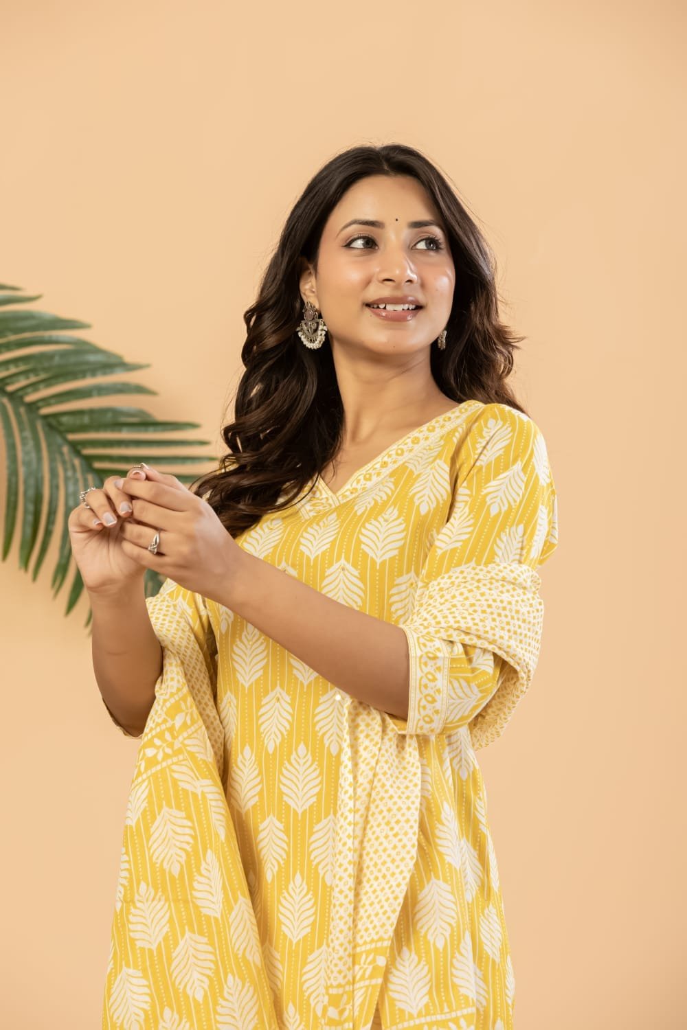 Women Pure Cotton Leaf Printed Straight Kurta Set with Pants | The Kurti Shop view 7