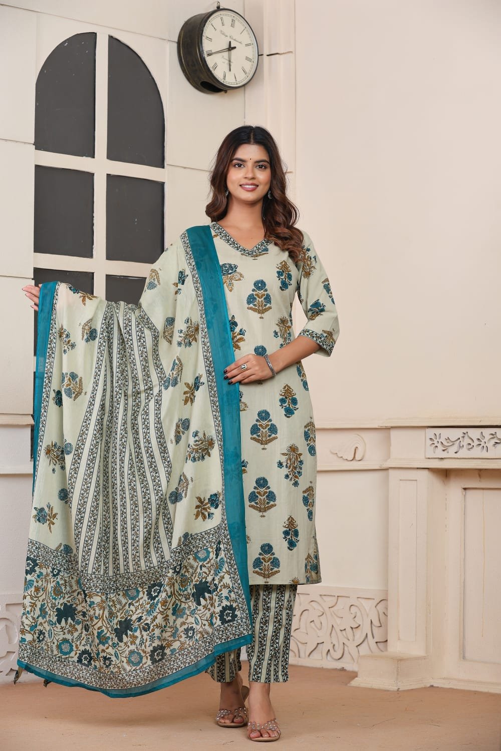 Women’s Printed Straight Kurta Pant Dupatta Set view 2