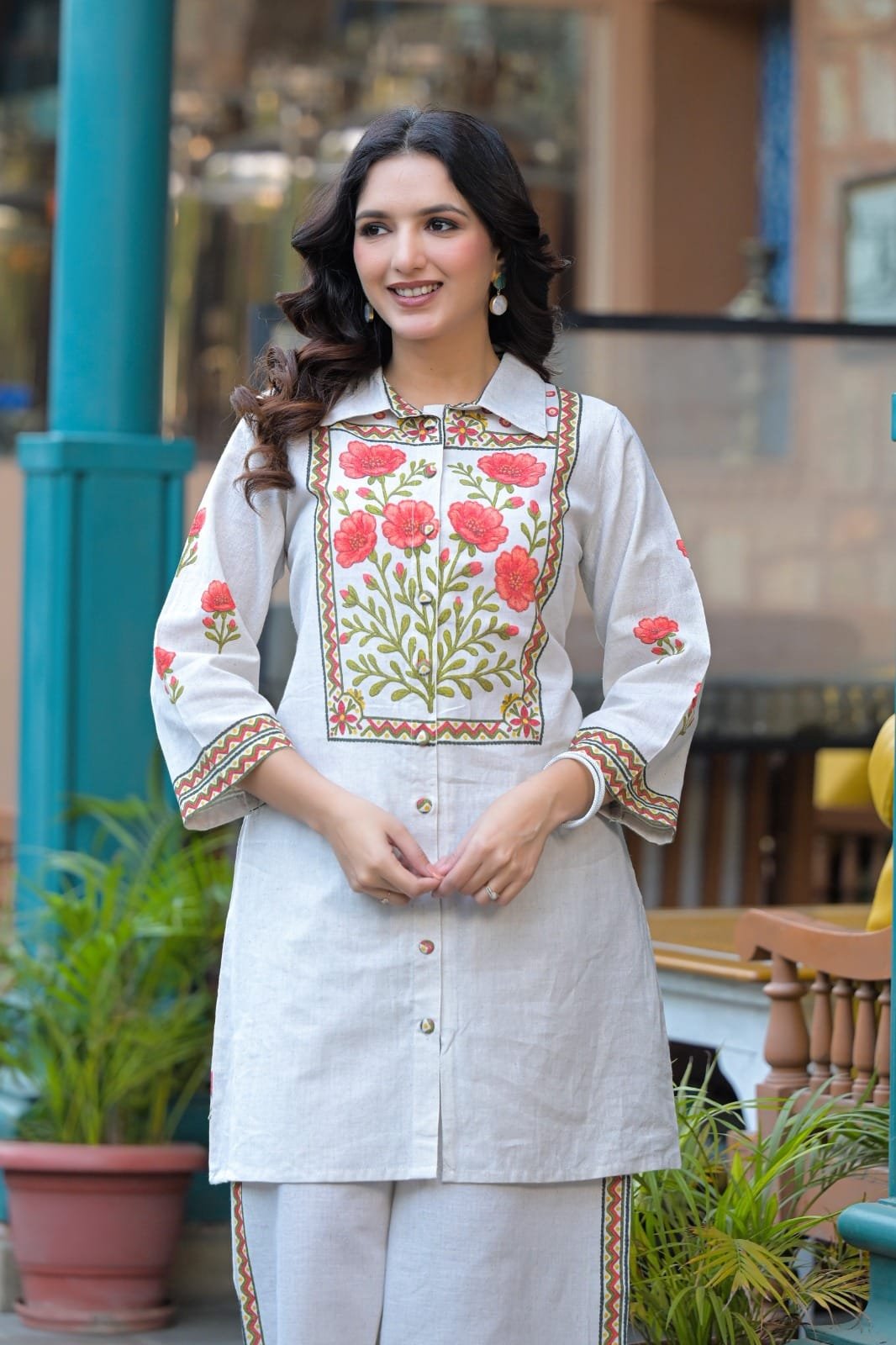 Women’s White Floral Embroidered Kurta Pant Set | 2 Piece Ethnic Wear view 2